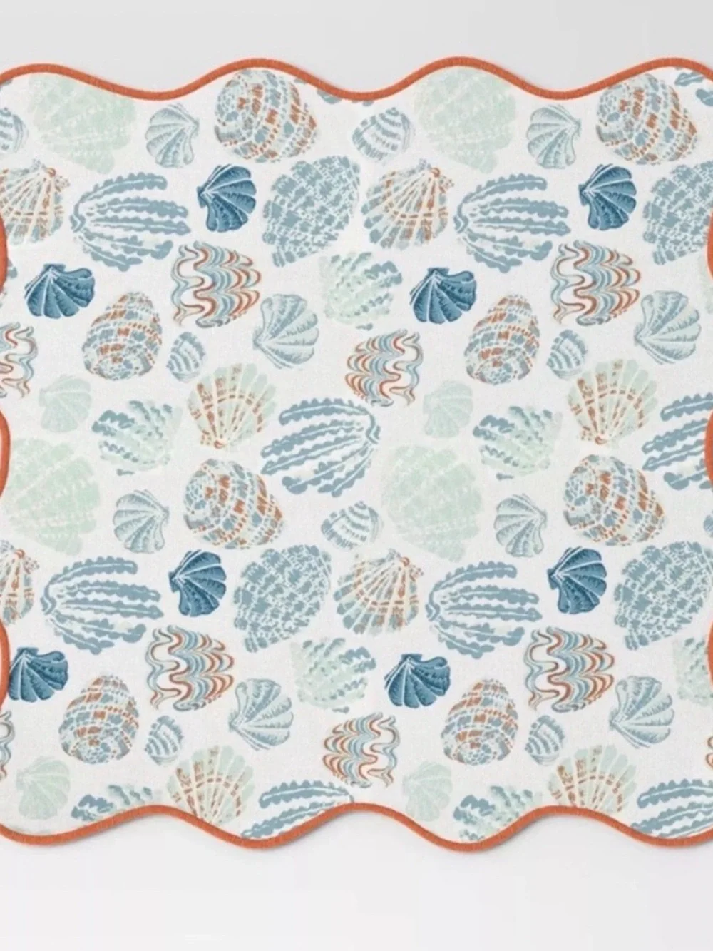 THRESHOLD NWT 4pc coastal shell print scallop edge dinner napkins